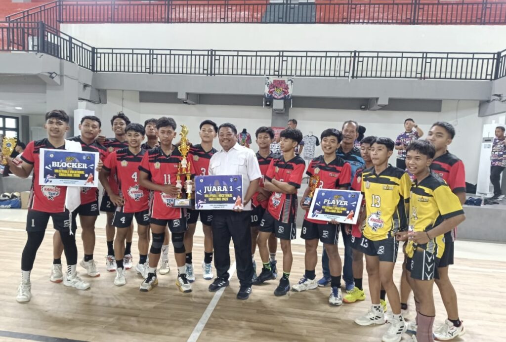 SMKN Kasiman Borong Gelar! Juara 1, Best Player, Best Blocker, sampai Best Coach di Fun Game Voli Bojonegoro