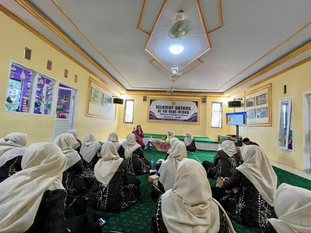 Belajar Santai, Berbagi Praktik Baik: Serunya Studi Visit KKRA-02 di RA Ulul Albab