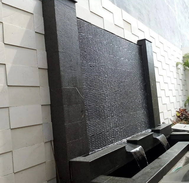 10+ Ide Kolam Air Terjun Batu Alam yang Bikin Taman Rumah Auto Mewah dan Adem