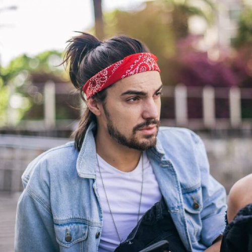 7 Gaya Rambut Gondrong Tanggung Biar Makin Ganteng ala Petualang Bebas