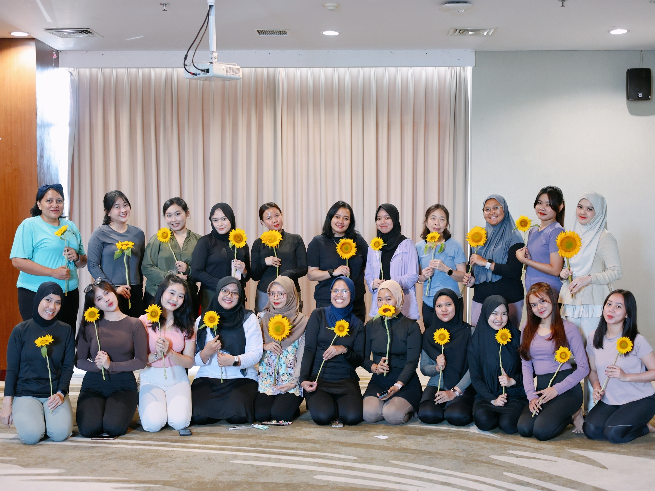 Bunga Yoga di Bogor: 7 Menit Kriya yang Mengubah Cara Saya Memandang Duka