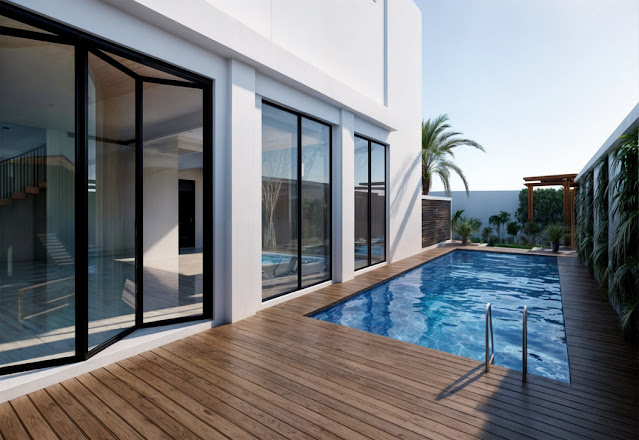Inspirasi Rumah Minimalis Modern: Kolam Renang Mewah di Lahan Terbatas