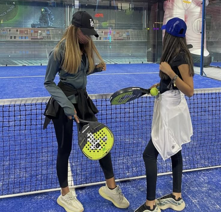 10 Ide Outfit Padel Super Kece Biar Makin Pede di Lapangan