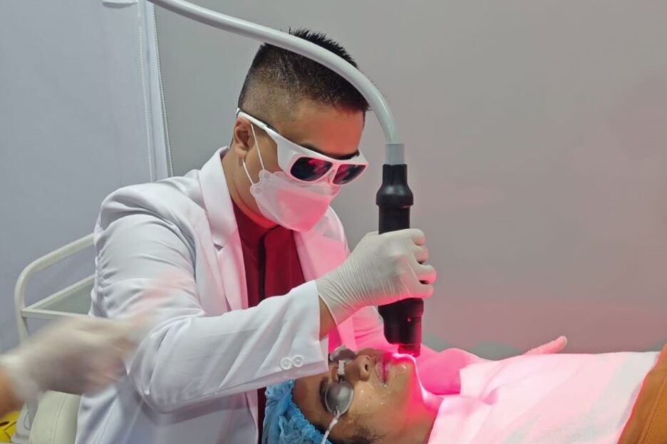 RedTouch PRO: Solusi Glowing Tanpa Jarum yang Siap Jadi Game Changer di 2025