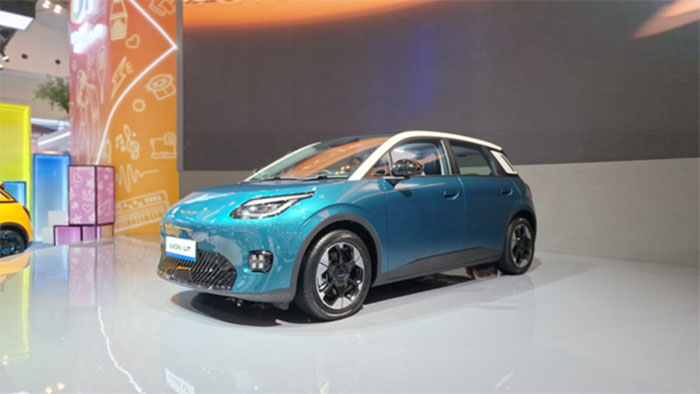AION UT di GIIAS 2025: Mobil Listrik Pintar Paling Aman dan Canggih di Kelas Rp 300 Jutaan