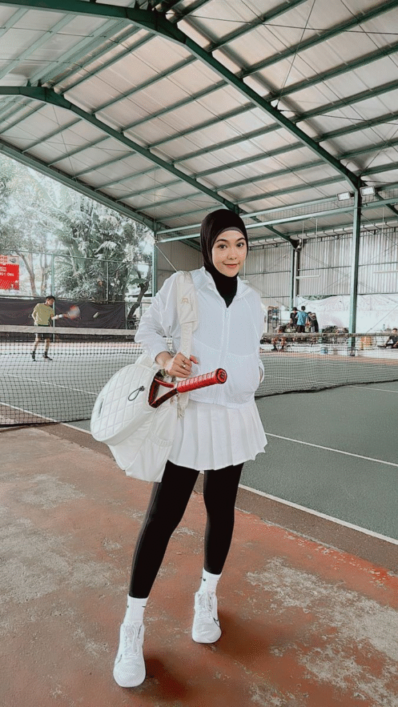 10 Ide Outfit Padel Super Kece Biar Makin Pede di Lapangan