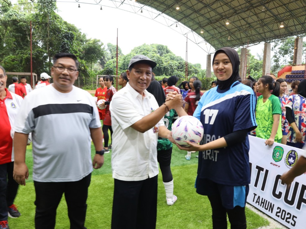 Bupati Kukar Cup Putri 2025 Resmi Kick-off: Lapangan Mini, Mimpi Besar Sepak Bola Perempuan