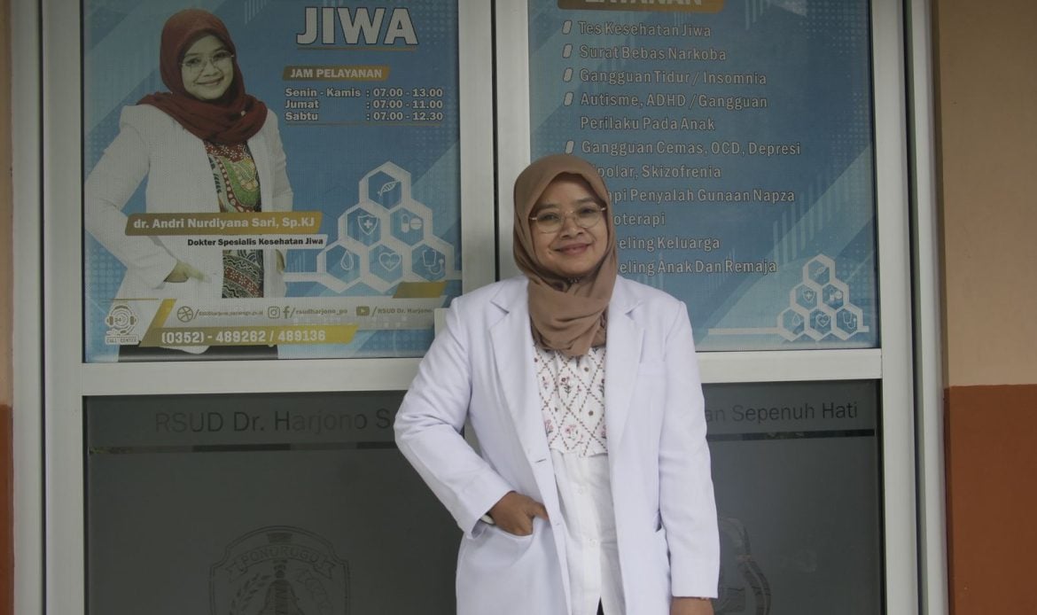 Remaja Kecanduan Gadget? Kenali Tanda Bahaya dan Cara Selamatkan Mental Mereka