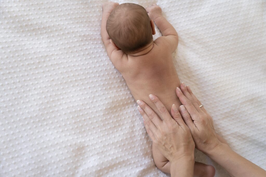 Lanugo pada Bayi: Normal atau Harus Khawatir? Ini Jawaban Lengkap untuk Orang Tua Baru
