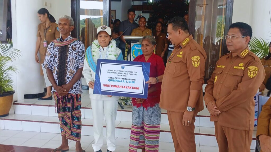 Astin Olin Bawa Pulang Perak SEA Games, Pulang Kampung Disambut Meriah plus Hujan Bonus!