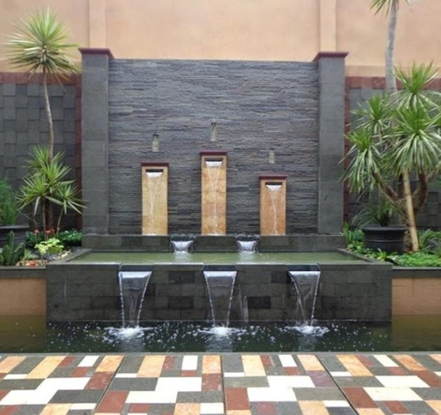 10+ Ide Kolam Air Terjun Batu Alam yang Bikin Taman Rumah Auto Mewah dan Adem