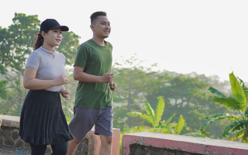 Mau Ngejar Sunrise di Puncak Tertinggi Bali? Simpan Dulu Panduan Jalur Gunung Agung Ini!