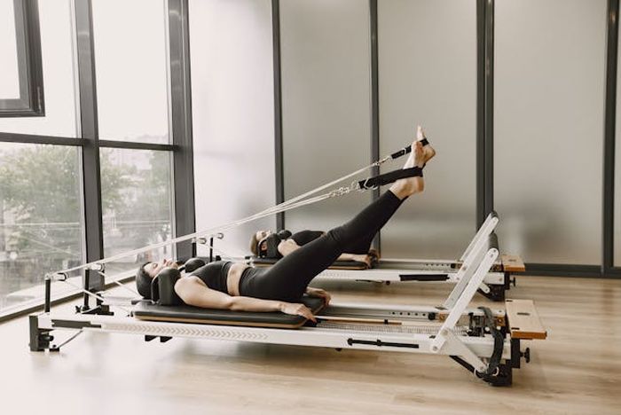 Rutin Pilates Bisa Bikin Lemak Luntur & Badan Lebih Ramping: Ini Rahasia di Baliknya