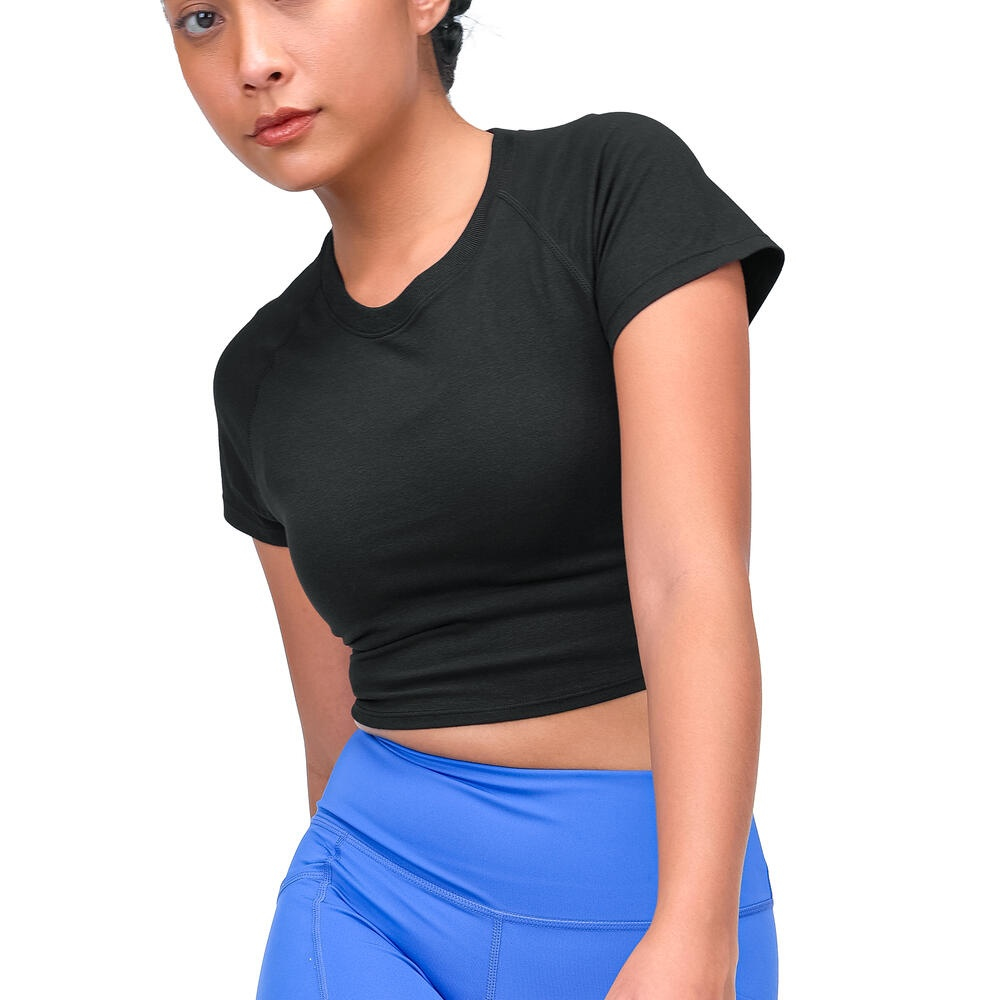 9 Outfit Yoga Wanita yang Bikin Gerak Leluasa dan Tetap Super Stylish