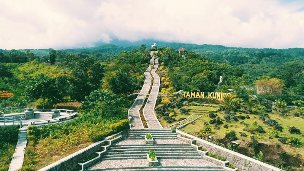 15 Destinasi Kuningan Paling Hits 2026: Dari Gunung, Curug, sampai Situs Bersejarah!