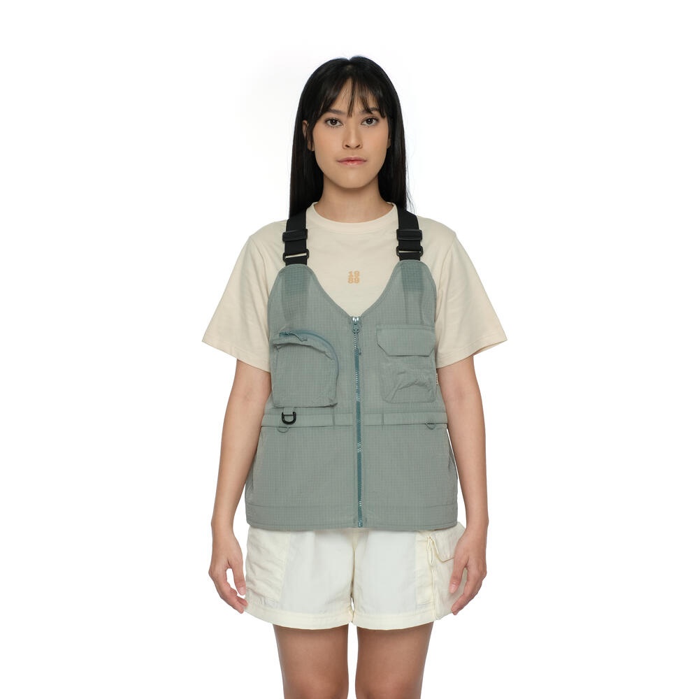 Women Virere Takibi Vest merupakan rompi vest wanita dari EIGER