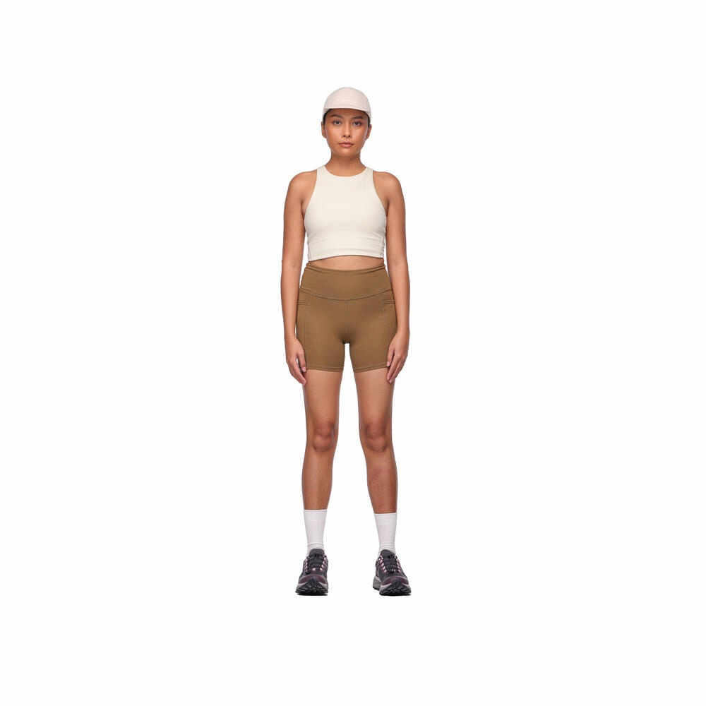 9 Outfit Yoga Wanita yang Bikin Gerak Leluasa dan Tetap Super Stylish