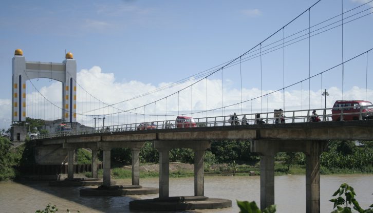 Jembatan Kembar Gowa: Spot Santai, Foto Kece, dan Gerbang ke Wisata Alam Gowa