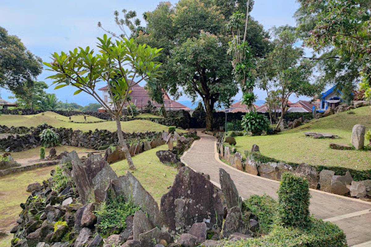 15 Destinasi Kuningan Paling Hits 2026: Dari Gunung, Curug, sampai Situs Bersejarah!