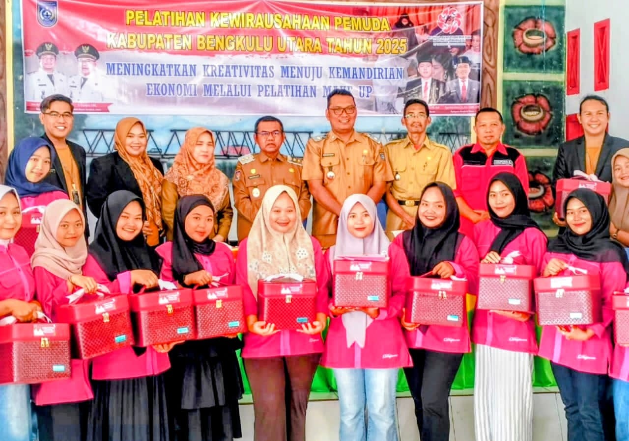 Gratis Belajar Make Up, Pulang Bawa Skill dan Satu Set Peralatan? Ini Dia Rahasianya!