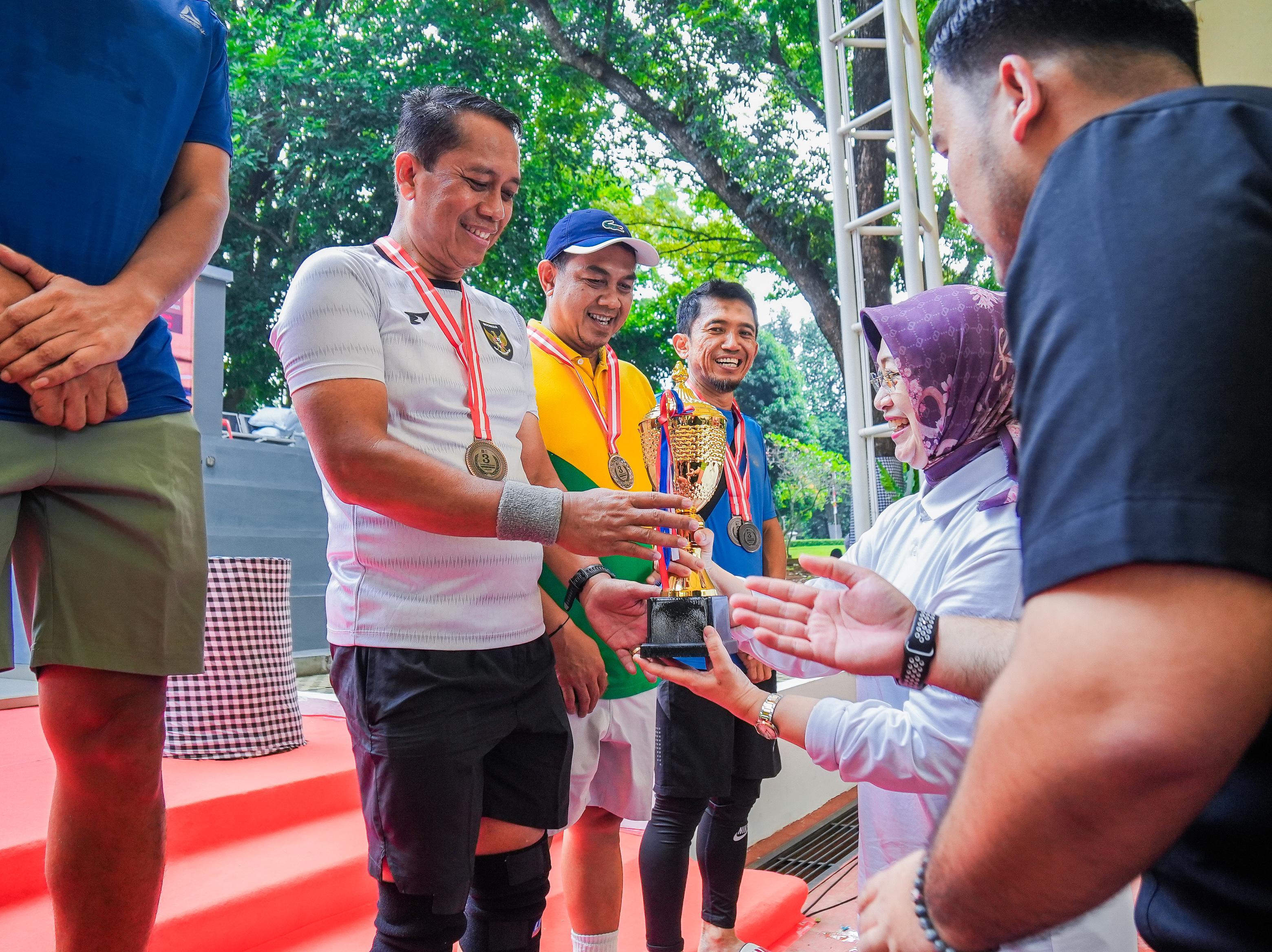 Drama Lapangan Tenis Pengayoman Open 2025: Aksi U-90 yang Bikin Merinding