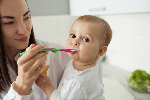 Baru Mulai MPASI? Ini Checklist Kebersihan & Penyajian yang Wajib Moms Tahu!