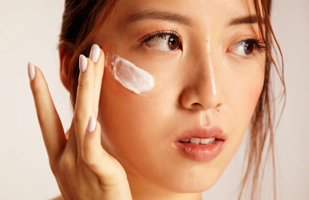 Makeup Pengantin Tetap Flawless dari Akad sampai Resepsi, Tanpa Drama Luntur!