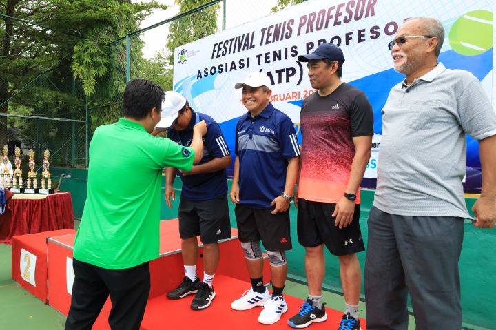 Festival Tenis Profesor 2025: Saat Para Akademisi Unjuk Gigi di Lapangan UNIMUS