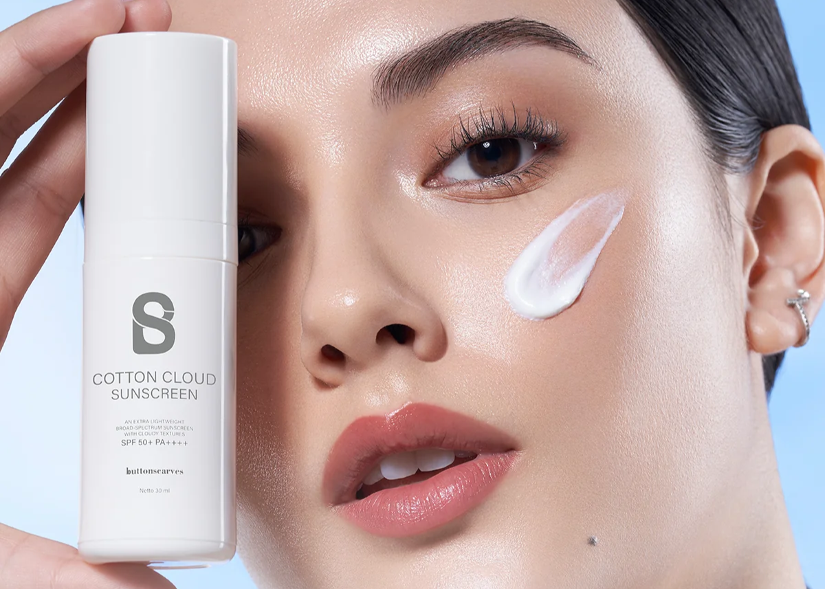 Masih Bingung Foundation atau Sunscreen Dulu? Ikuti Urutan Anti Gagal Ini!