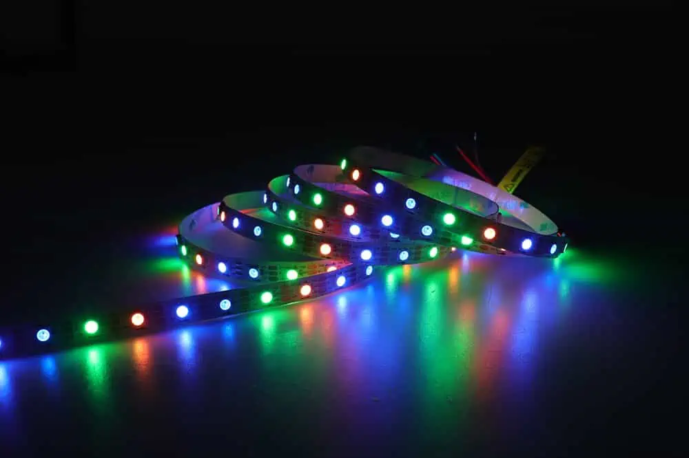 DMX512 vs SPI: Panduan Gampang Pilih LED Strip Paling Tepat Buat Proyek Next Level