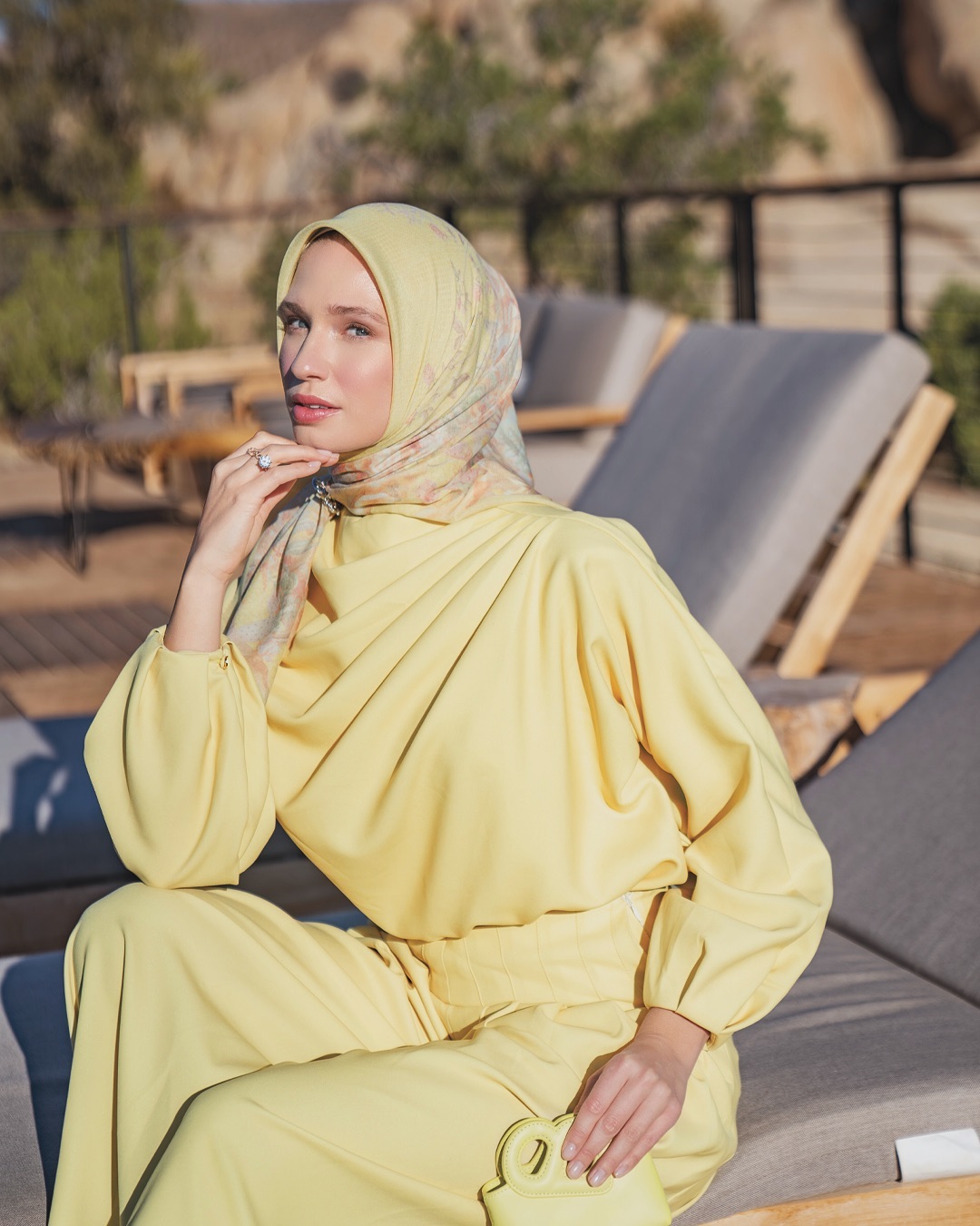 6 Ide Style Hijab Simple yang Tetap Kelihatan Super Elegan