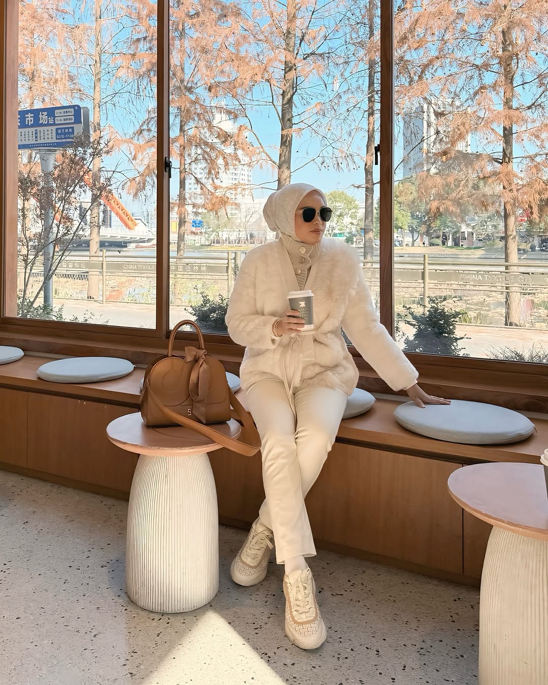6 Ide Style Hijab Simple yang Tetap Kelihatan Super Elegan