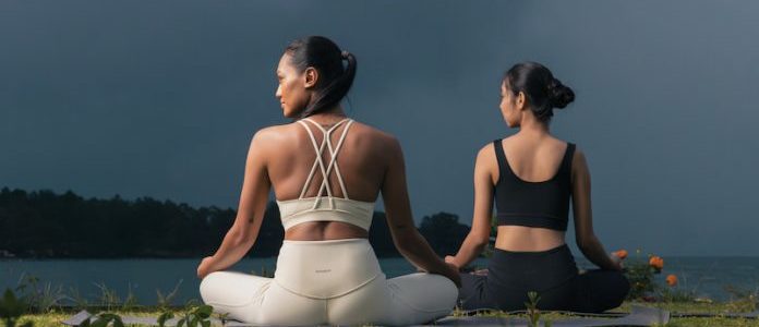 8 Gerakan Workout Simple yang Bikin Badan Cepat Kencang di Rumah