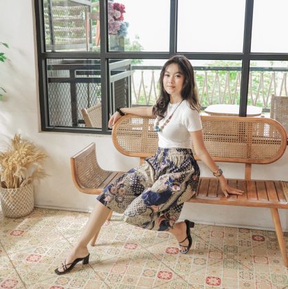 Satu Celana Batik 7/8 untuk Seharian: Nyaman, Rapi, dan Bikin Siluet Makin Kece