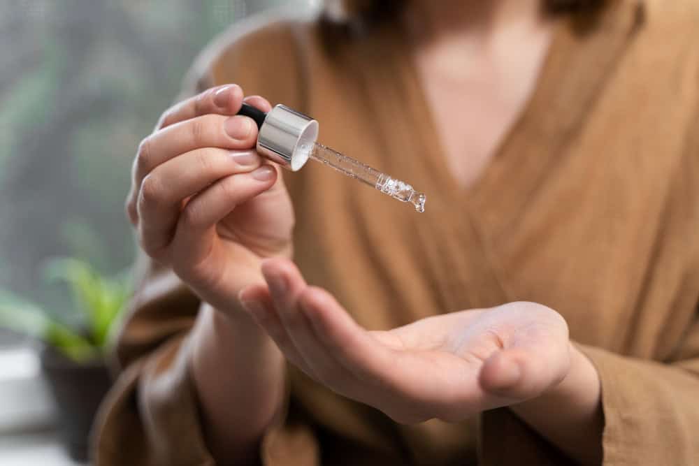 Bakuchiol: Rahasia Anti-Penuaan Lembut yang Bisa Kalahkan Retinol?
