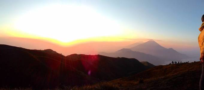 Pendakian Pertama Tanpa Drama: Checklist Wajib Biar Tetap Aman & Nyaman di Gunung