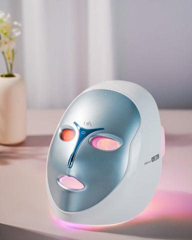 7 Masker LED Rumahan yang Bikin Kulit Glowing Seperti Habis Facial Mahal