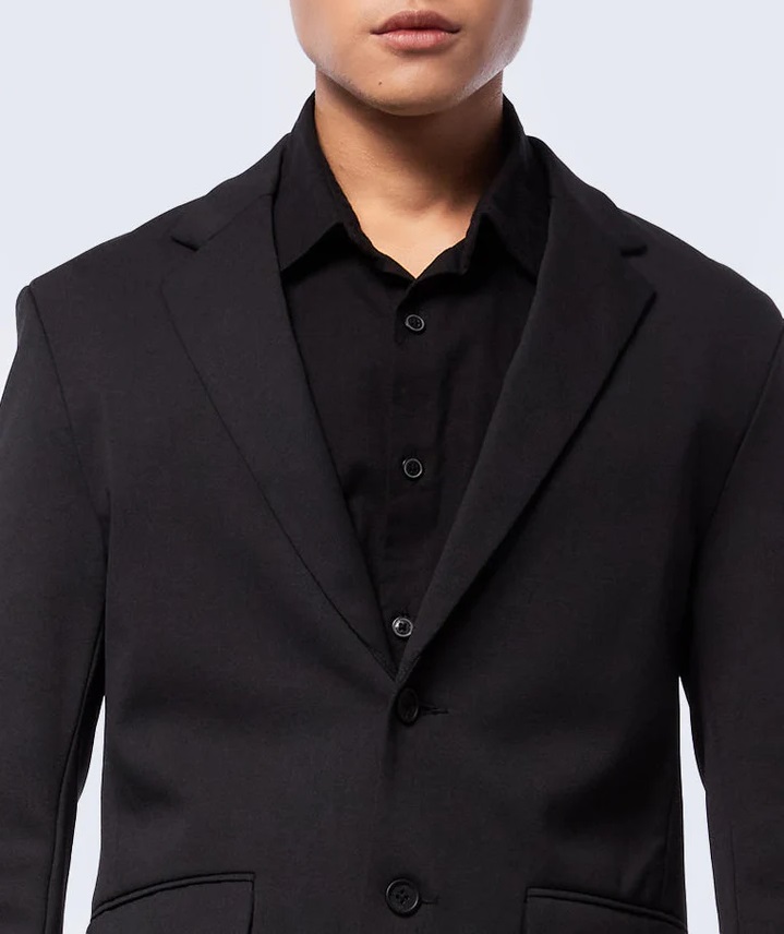 Masih Bingung Bedain Blazer vs Jas? Ini Panduan Lengkap Biar Nggak Salah Kostum Lagi