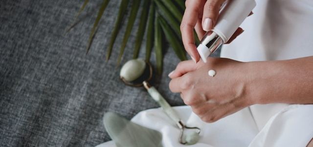 Rahasia Mugwort untuk Kulit Glowing: Dari Redakan Jerawat sampai Lawan Penuaan Dini