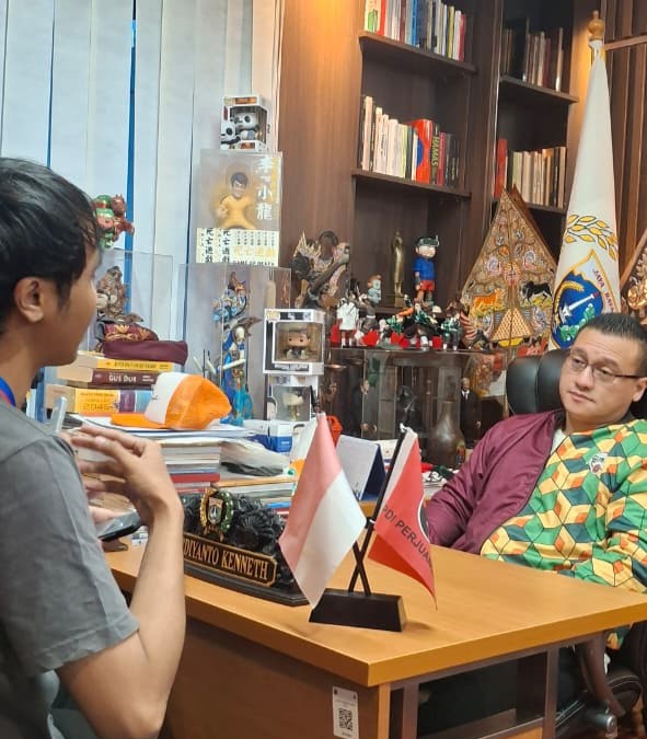 Bang Ken, Pejabat Otaku yang Siap Bawa Semangat Hashira ke Dunia Nyata