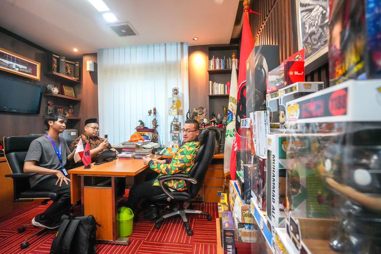 Bang Ken, Pejabat Otaku yang Siap Bawa Semangat Hashira ke Dunia Nyata