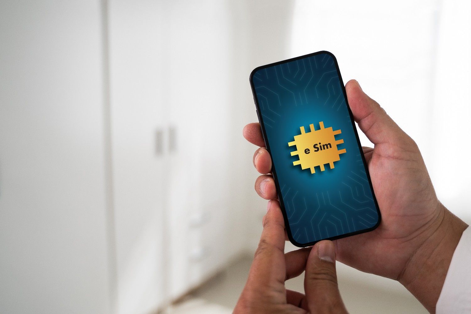 Pixel 10 eSIM: Panduan Wajib Baca Sebelum Kamu Salah Beli Versi U.S. atau Global