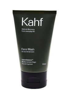 Cowok Muka Minyak & Jerawatan Wajib Coba: 5 Face Wash yang Beneran Nendang