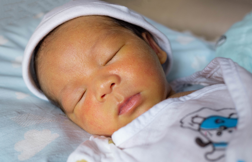 Kulit Bayi Baru Lahir Kok Begitu? Panduan Lengkap Biar Tetap Sehat dan Lembut