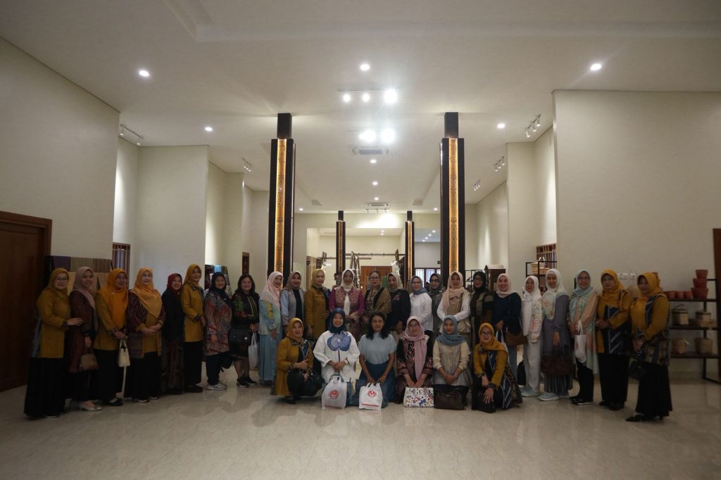 Ladies Program FRI 2025: Yoga, Kolaborasi, dan Perempuan Tangguh Menuju Generasi Emas 2045