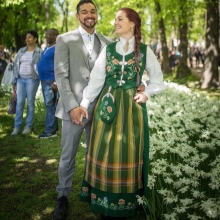 Mengenal Kostum Irlandia: Dari Jubah Kuno hingga Gaun Tari Modern Penuh Warna