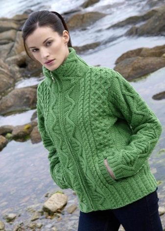 Mengenal Kostum Irlandia: Dari Jubah Kuno hingga Gaun Tari Modern Penuh Warna