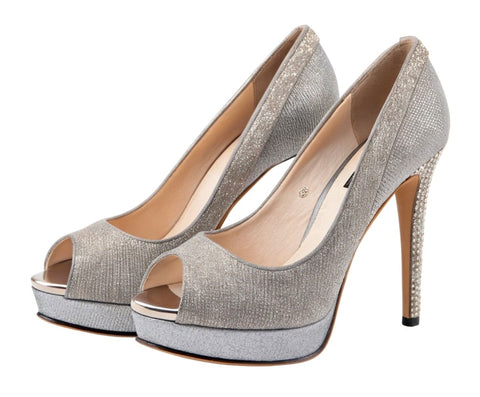High Heels 101: Panduan Lengkap Biar Kaki Jenjang tapi Tetap Nyaman