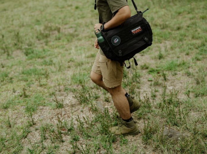 5 Sepatu Boot Kulit Pria Keren yang Bikin Look Makin Naik Kelas (Plus Cara Rawat Biar Awet Tahunan)