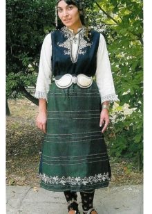 Mengenal Kostum Irlandia: Dari Jubah Kuno hingga Gaun Tari Modern Penuh Warna